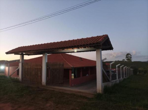 Chácara com Piscina e Lareira para Alugar em Munhoz MG